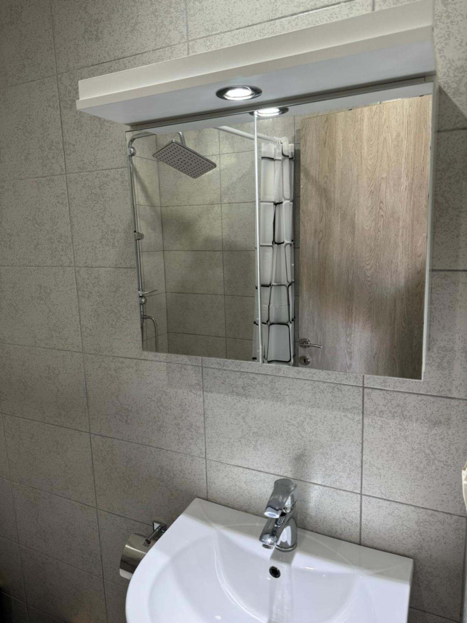 Adoniss Apartmentss 1 Paralia Dionisiou Exterior foto
